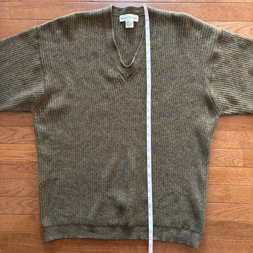 Banana Republic Green Lambswool Ribbed V-Neck Sweater